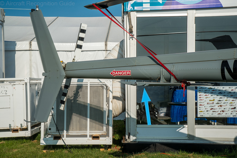 While the tail of the Bell 505 still looks very similar to that of the Bell 206, it has the horizontal stabilisers attached to the bottom of the tail boom. Image