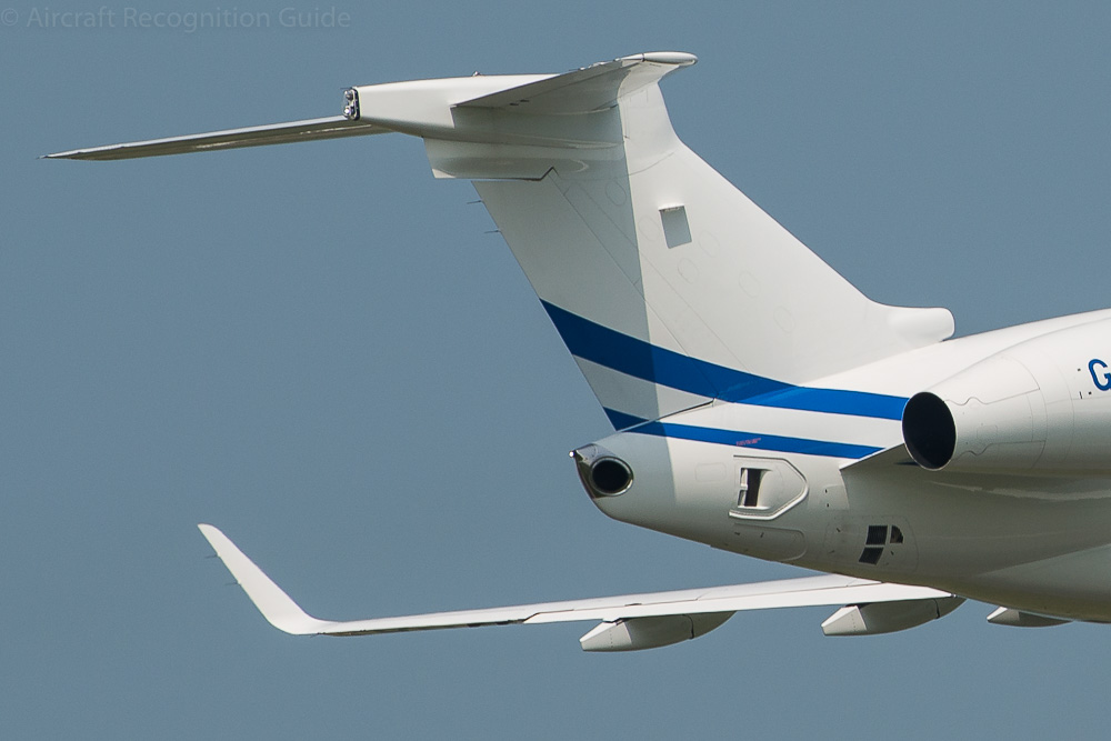 The tail of the EMB545 and EMB550 is the best recognition point, as the horizontal stabilisers seem to tilt forward like on the Phenom 300. Image