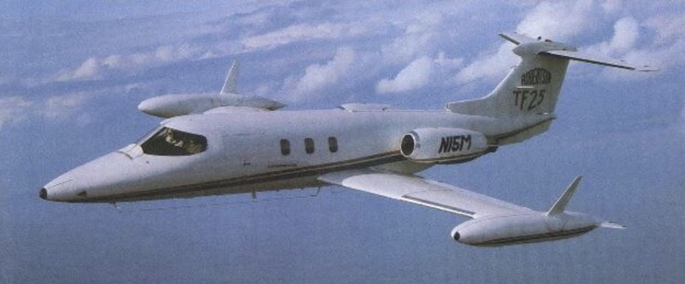 Just one Learjet 25 was fitted with winglets on top of the tip tanks but not with JT15D engines, so technically this cannot yet be called a Learjet 25TF. (photo via Thomas Lundie) Image