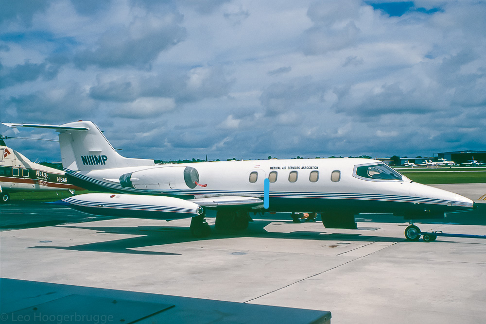 Learjet 25Gs and 25XRs (shown here) have a recontoured wing root, which starts somewhat more forward than on standard Learjet 25s. Image