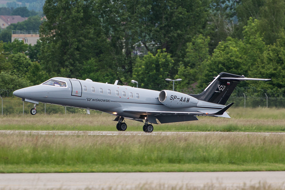 The canted winglets of the Learjet 75, at about 45 degrees angle with the wings, are clearly visible here. Image